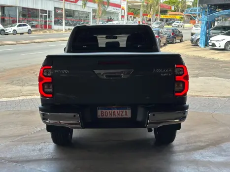 TOYOTA Hilux Caminhonete 2.8 16V SRV 4X4 DIESEL CABINE DUPLA AUTOM�TICO, Foto 5