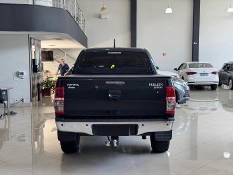 TOYOTA Hilux Caminhonete 3.0 4P SR 4X4 TURBO DIESEL CABINE DUPLA AUTOM�TICO, Foto 4