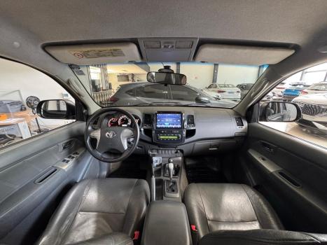 TOYOTA Hilux Caminhonete 3.0 4P SR 4X4 TURBO DIESEL CABINE DUPLA AUTOM�TICO, Foto 9