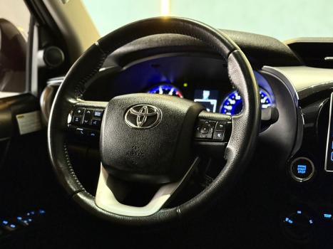 TOYOTA Hilux Caminhonete 2.8 16V SRX 4X4 DIESEL CABINE DUPLA AUTOM�TICO, Foto 23