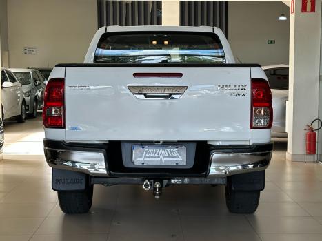 TOYOTA Hilux Caminhonete 2.8 16V SRX 4X4 DIESEL CABINE DUPLA AUTOM�TICO, Foto 4