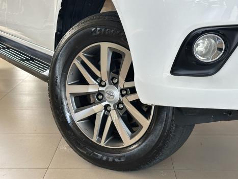 TOYOTA Hilux Caminhonete 2.8 16V SRX 4X4 DIESEL CABINE DUPLA AUTOM�TICO, Foto 6