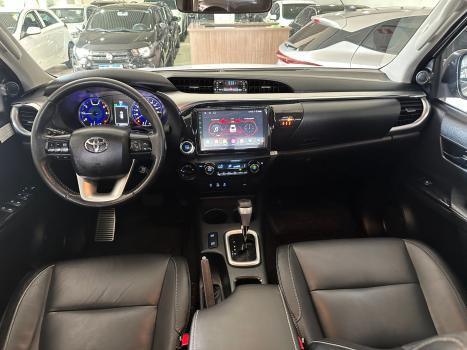 TOYOTA Hilux Caminhonete 2.8 16V SRX 4X4 DIESEL CABINE DUPLA AUTOM�TICO, Foto 7