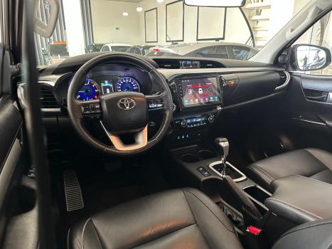 TOYOTA Hilux Caminhonete 2.8 16V SRX 4X4 DIESEL CABINE DUPLA AUTOM�TICO, Foto 8