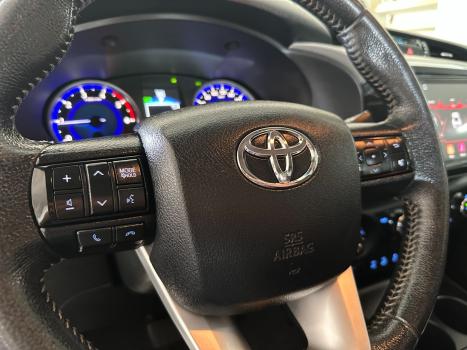 TOYOTA Hilux Caminhonete 2.8 16V SRX 4X4 DIESEL CABINE DUPLA AUTOM�TICO, Foto 10