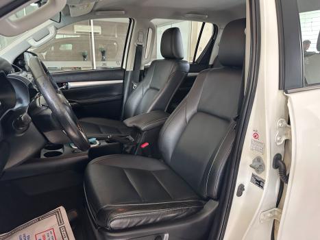TOYOTA Hilux Caminhonete 2.8 16V SRX 4X4 DIESEL CABINE DUPLA AUTOM�TICO, Foto 15