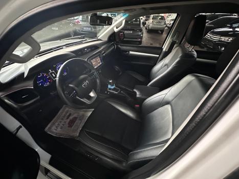 TOYOTA Hilux Caminhonete 2.8 16V SRV 4X4 DIESEL CABINE DUPLA AUTOM�TICO, Foto 3