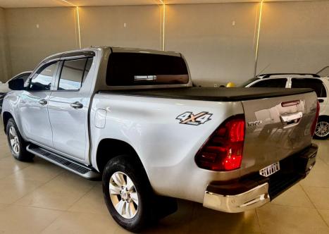 TOYOTA Hilux Caminhonete 2.8 16V 4P SR 4X4 DIESEL CABINE DUPLA AUTOM�TICO, Foto 3