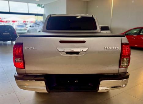 TOYOTA Hilux Caminhonete 2.8 16V 4P SR 4X4 DIESEL CABINE DUPLA AUTOM�TICO, Foto 4