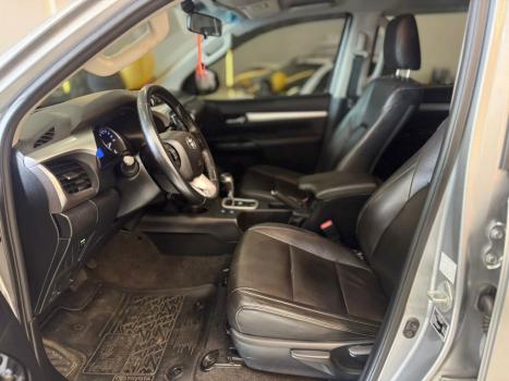 TOYOTA Hilux Caminhonete 2.8 16V 4P SR 4X4 DIESEL CABINE DUPLA AUTOM�TICO, Foto 8