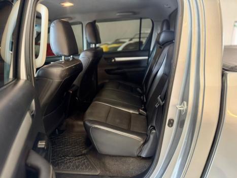 TOYOTA Hilux Caminhonete 2.8 16V 4P SR 4X4 DIESEL CABINE DUPLA AUTOM�TICO, Foto 9