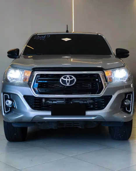 TOYOTA Hilux Caminhonete 2.8 16V 4P SR 4X4 DIESEL CABINE DUPLA AUTOM�TICO, Foto 2