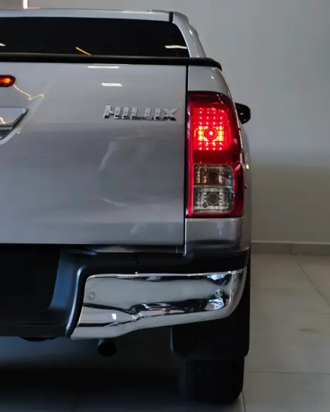 TOYOTA Hilux Caminhonete 2.8 16V 4P SR 4X4 DIESEL CABINE DUPLA AUTOM�TICO, Foto 5