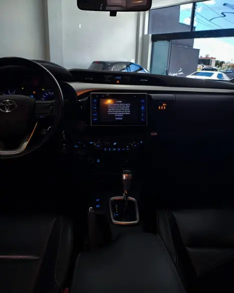 TOYOTA Hilux Caminhonete 2.8 16V 4P SR 4X4 DIESEL CABINE DUPLA AUTOM�TICO, Foto 9