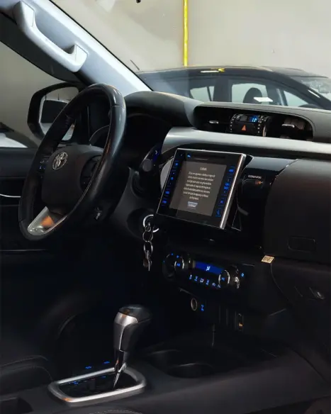 TOYOTA Hilux Caminhonete 2.8 16V 4P SR 4X4 DIESEL CABINE DUPLA AUTOM�TICO, Foto 10