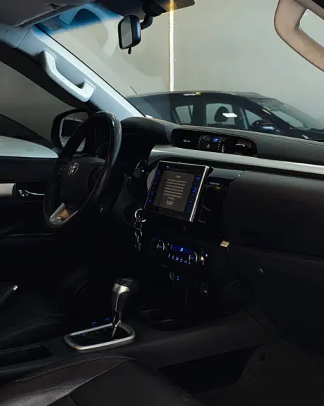 TOYOTA Hilux Caminhonete 2.8 16V 4P SR 4X4 DIESEL CABINE DUPLA AUTOM�TICO, Foto 11