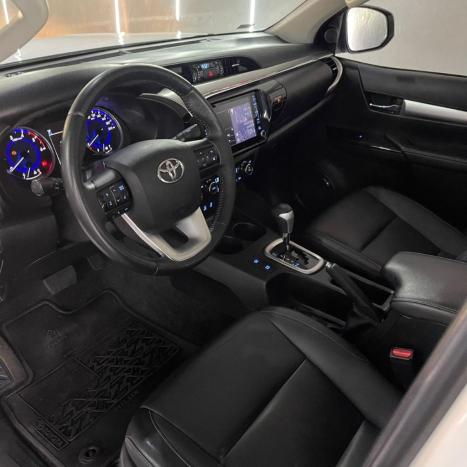 TOYOTA Hilux Caminhonete 2.8 16V SRV 4X4 DIESEL CABINE DUPLA AUTOM�TICO, Foto 2