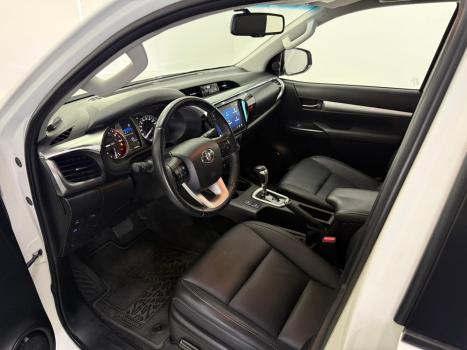 TOYOTA Hilux Caminhonete 2.8 16V SRV 4X4 DIESEL CABINE DUPLA AUTOM�TICO, Foto 3