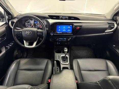 TOYOTA Hilux Caminhonete 2.8 16V SRV 4X4 DIESEL CABINE DUPLA AUTOM�TICO, Foto 4