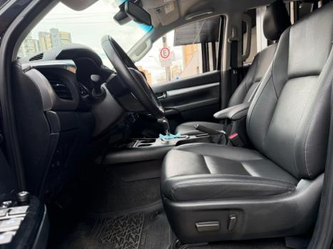 TOYOTA Hilux Caminhonete 2.8 16V SRX PLUS 4X4 TURBO DIESEL CABINE DUPLA AUTOM�TICO, Foto 14