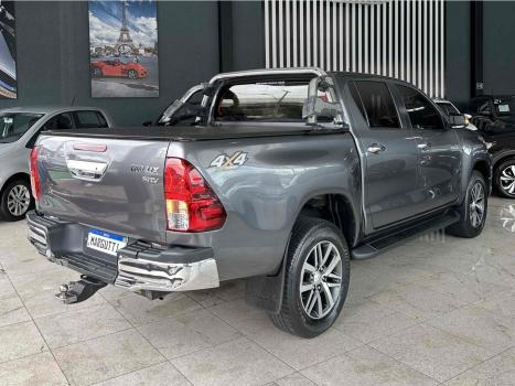 TOYOTA Hilux Caminhonete 2.8 16V SRV 4X4 DIESEL CABINE DUPLA AUTOM�TICO, Foto 4