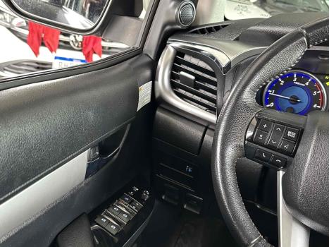 TOYOTA Hilux Caminhonete 2.8 16V SRV 4X4 DIESEL CABINE DUPLA AUTOM�TICO, Foto 20