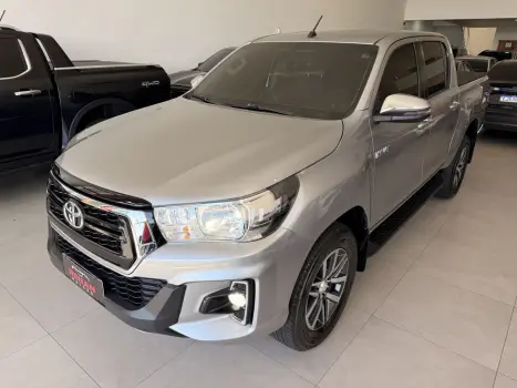 TOYOTA Hilux Caminhonete 2.7 16V 4P SRV FLEX CABINE DUPLA AUTOM�TICO, Foto 1