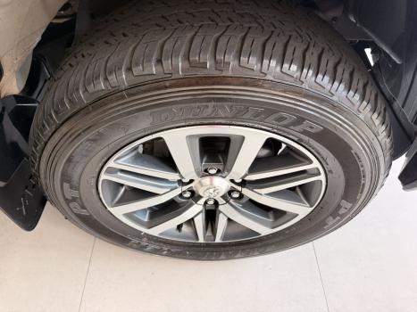 TOYOTA Hilux Caminhonete 2.7 16V 4P SRV FLEX CABINE DUPLA AUTOM�TICO, Foto 12