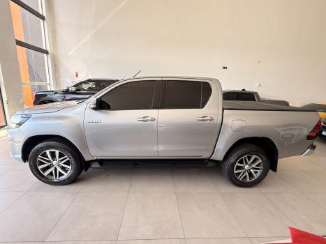 TOYOTA Hilux Caminhonete 2.7 16V 4P SRV FLEX CABINE DUPLA AUTOM�TICO, Foto 14