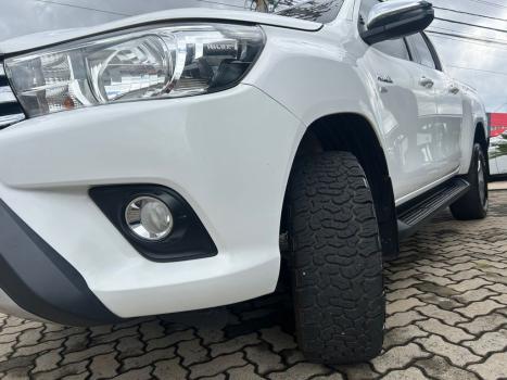TOYOTA Hilux Caminhonete 2.7 16V 4P SRV FLEX 4X4  CABINE DUPLA AUTOM�TICO, Foto 4