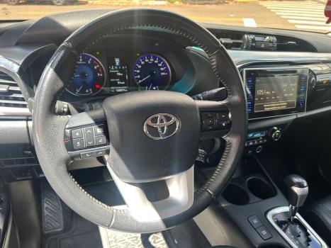 TOYOTA Hilux Caminhonete 2.7 16V 4P SRV FLEX 4X4  CABINE DUPLA AUTOM�TICO, Foto 6