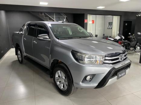 TOYOTA Hilux Caminhonete 3.0 16V 4P 4X4 SRV TURBO DIESEL CABINE DUPLA AUTOM�TICO, Foto 2