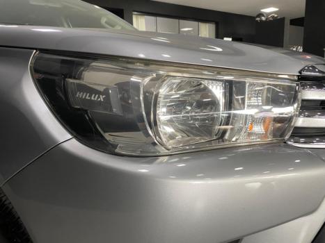 TOYOTA Hilux Caminhonete 3.0 16V 4P 4X4 SRV TURBO DIESEL CABINE DUPLA AUTOM�TICO, Foto 4