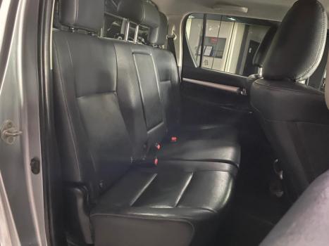TOYOTA Hilux Caminhonete 3.0 16V 4P 4X4 SRV TURBO DIESEL CABINE DUPLA AUTOM�TICO, Foto 22