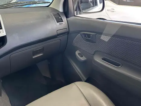 TOYOTA Hilux Caminhonete 3.0 4P SR 4X4 TURBO DIESEL CABINE DUPLA, Foto 17