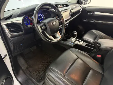 TOYOTA Hilux Caminhonete 2.8 16V SRV 4X4 DIESEL CABINE DUPLA AUTOM�TICO, Foto 3
