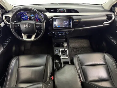 TOYOTA Hilux Caminhonete 2.8 16V SRV 4X4 DIESEL CABINE DUPLA AUTOM�TICO, Foto 4