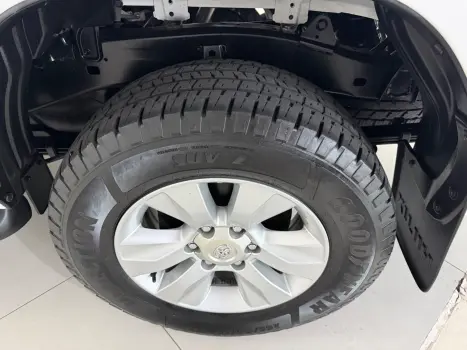 TOYOTA Hilux Caminhonete 2.8 16V SRV 4X4 DIESEL CABINE DUPLA AUTOM�TICO, Foto 14