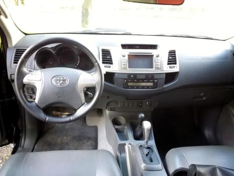TOYOTA Hilux Caminhonete 3.0 4P 4X4 SRV TURBO DIESEL CABINE DUPLA AUTOM�TICO, Foto 4