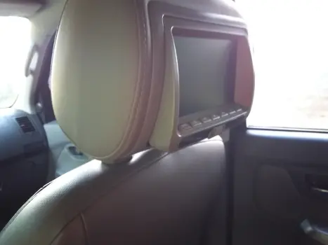 TOYOTA Hilux Caminhonete 3.0 4P 4X4 SRV TURBO DIESEL CABINE DUPLA AUTOM�TICO, Foto 8