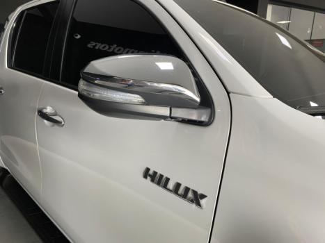 TOYOTA Hilux Caminhonete 3.0 16V 4P 4X4 SRV TURBO DIESEL CABINE DUPLA AUTOM�TICO, Foto 3