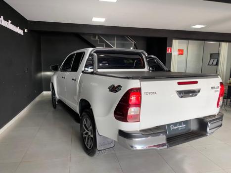 TOYOTA Hilux Caminhonete 3.0 16V 4P 4X4 SRV TURBO DIESEL CABINE DUPLA AUTOM�TICO, Foto 9