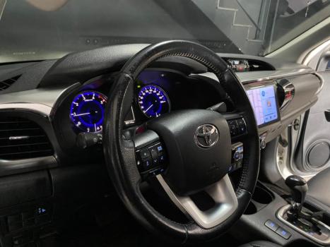 TOYOTA Hilux Caminhonete 3.0 16V 4P 4X4 SRV TURBO DIESEL CABINE DUPLA AUTOM�TICO, Foto 16