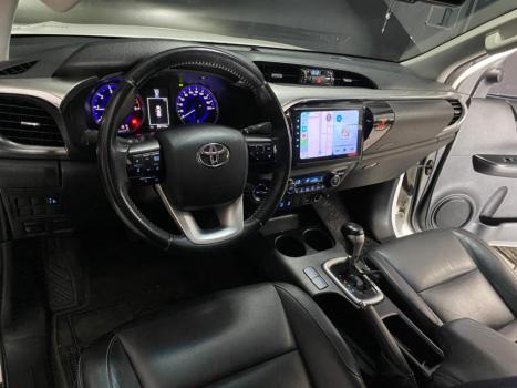 TOYOTA Hilux Caminhonete 3.0 16V 4P 4X4 SRV TURBO DIESEL CABINE DUPLA AUTOM�TICO, Foto 17