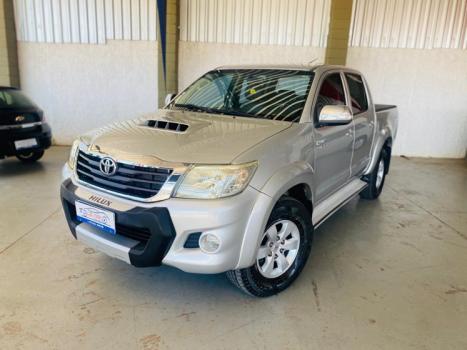 TOYOTA Hilux Caminhonete 3.0 4P 4X4 SRV TURBO DIESEL CABINE DUPLA AUTOM�TICO, Foto 4