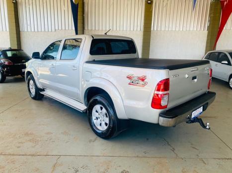 TOYOTA Hilux Caminhonete 3.0 4P 4X4 SRV TURBO DIESEL CABINE DUPLA AUTOM�TICO, Foto 6
