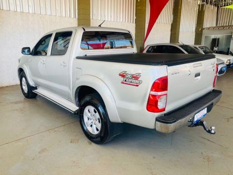 TOYOTA Hilux Caminhonete 3.0 4P 4X4 SRV TURBO DIESEL CABINE DUPLA AUTOM�TICO, Foto 7