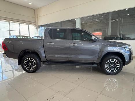 TOYOTA Hilux Caminhonete 2.8 16V SRX 4X4 TURBO DIESEL CABINE DUPLA AUTOM�TICO, Foto 4