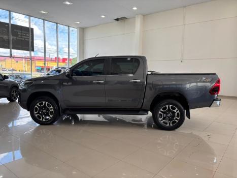 TOYOTA Hilux Caminhonete 2.8 16V SRX 4X4 TURBO DIESEL CABINE DUPLA AUTOM�TICO, Foto 8