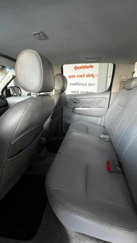 TOYOTA Hilux Caminhonete 3.0 4P 4X4 SRV TURBO DIESEL CABINE DUPLA AUTOM�TICO, Foto 6